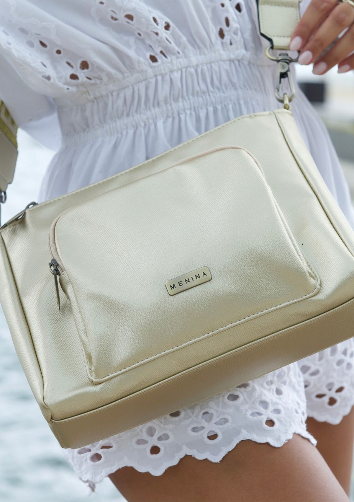 JC-CARLOTA Gold Cartera Crossbody