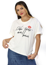 NY-6229 White Debi Tirar Mas Besos T-Shirt de Mujer