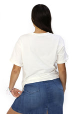 NY-6229 White Debi Tirar Mas Besos T-Shirt de Mujer