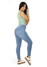 SC-21481 Light Denim Tobillero Jean by Scarcha