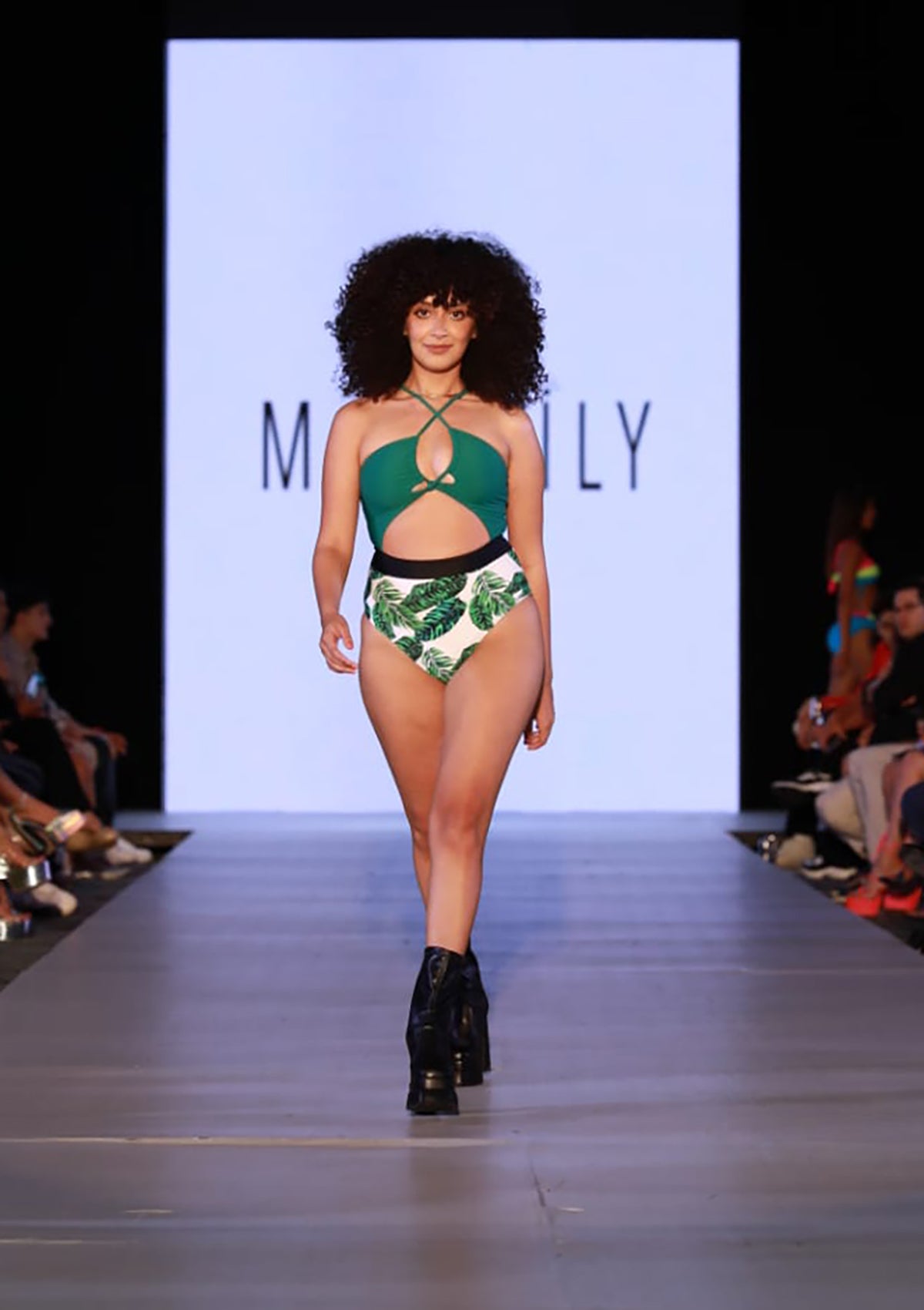 6560 Traje de Baño Enterizo by Maripily Rivera